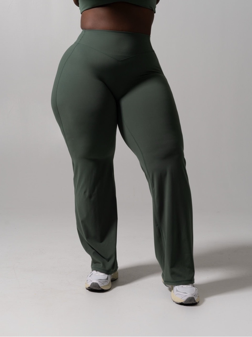 BuffBunny Poshknit Straight Leg Pant | Limon Pepino